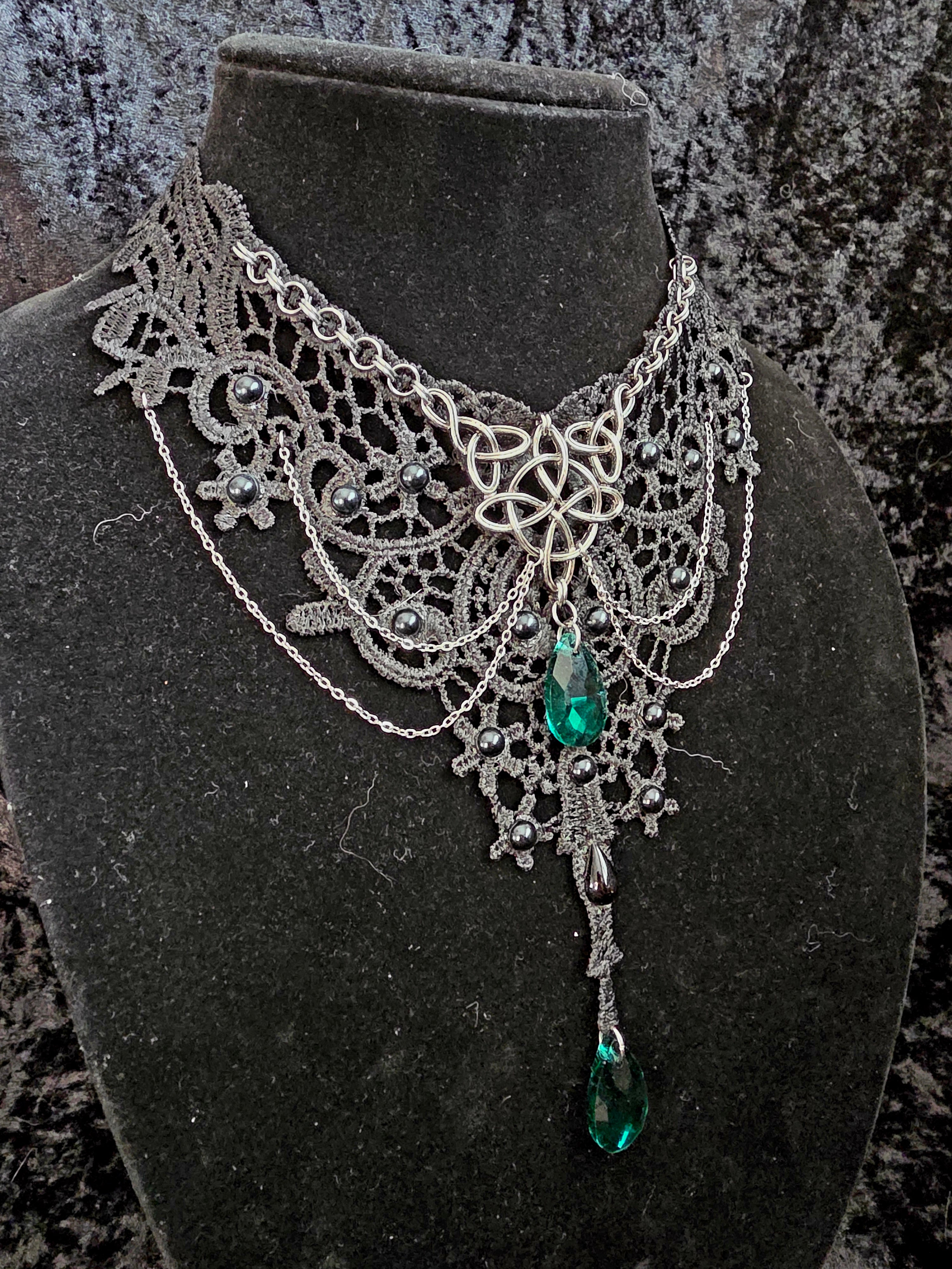 Lace and Chainmail Emerald Jeweled Choker