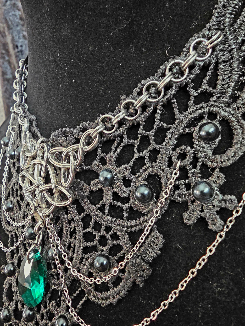 Lace and Chainmail Emerald Jeweled Choker